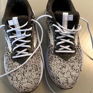 Women Size 8 Brooks Running Shoes